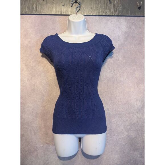 Maurices fitted short sleeved sweater size large - Picture 2 of 4